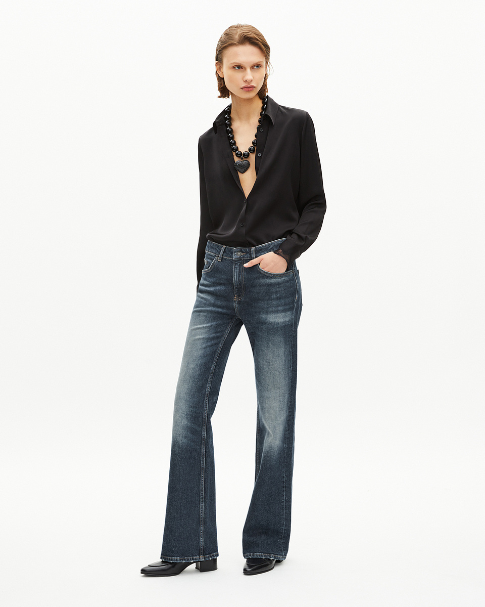 Blue wide-leg jeans