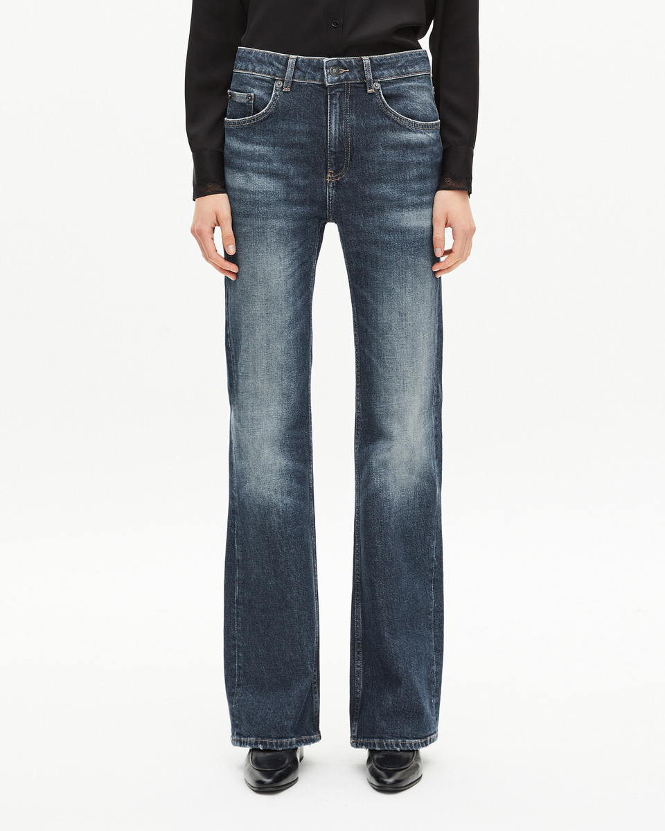 Blue wide-leg jeans