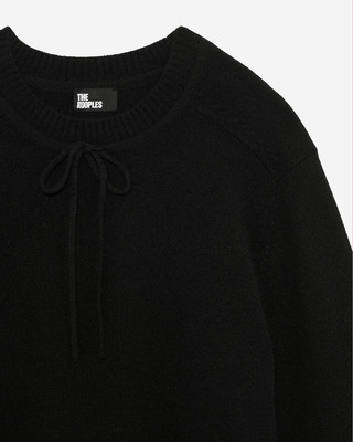 Black cashmere round-neck sweater