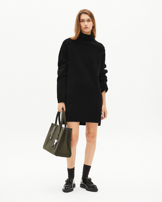 Short dress in black wool