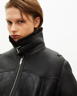 Short black sherpa fleece with sherpa collar