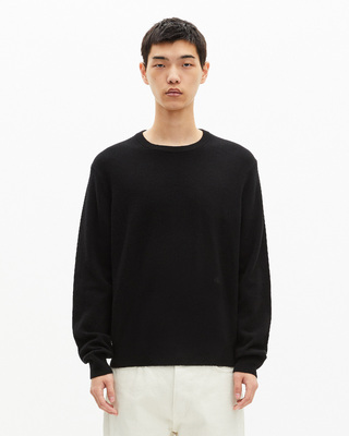 Black cashmere round-neck sweater
