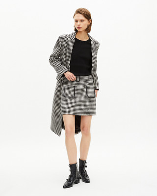 Short black and white houndstooth skirt