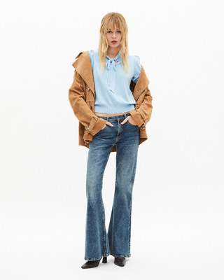 Blue cotton blend lavalli&egrave;re neck sweater
