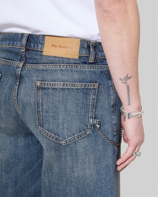 Denim shorts with blue chain
