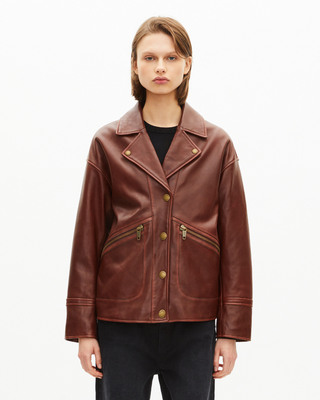 Loose-fitting brown leather jacket
