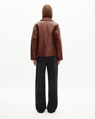 Loose-fitting brown leather jacket