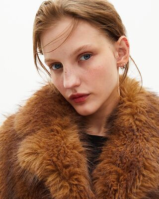 Long brown fur-effect coat