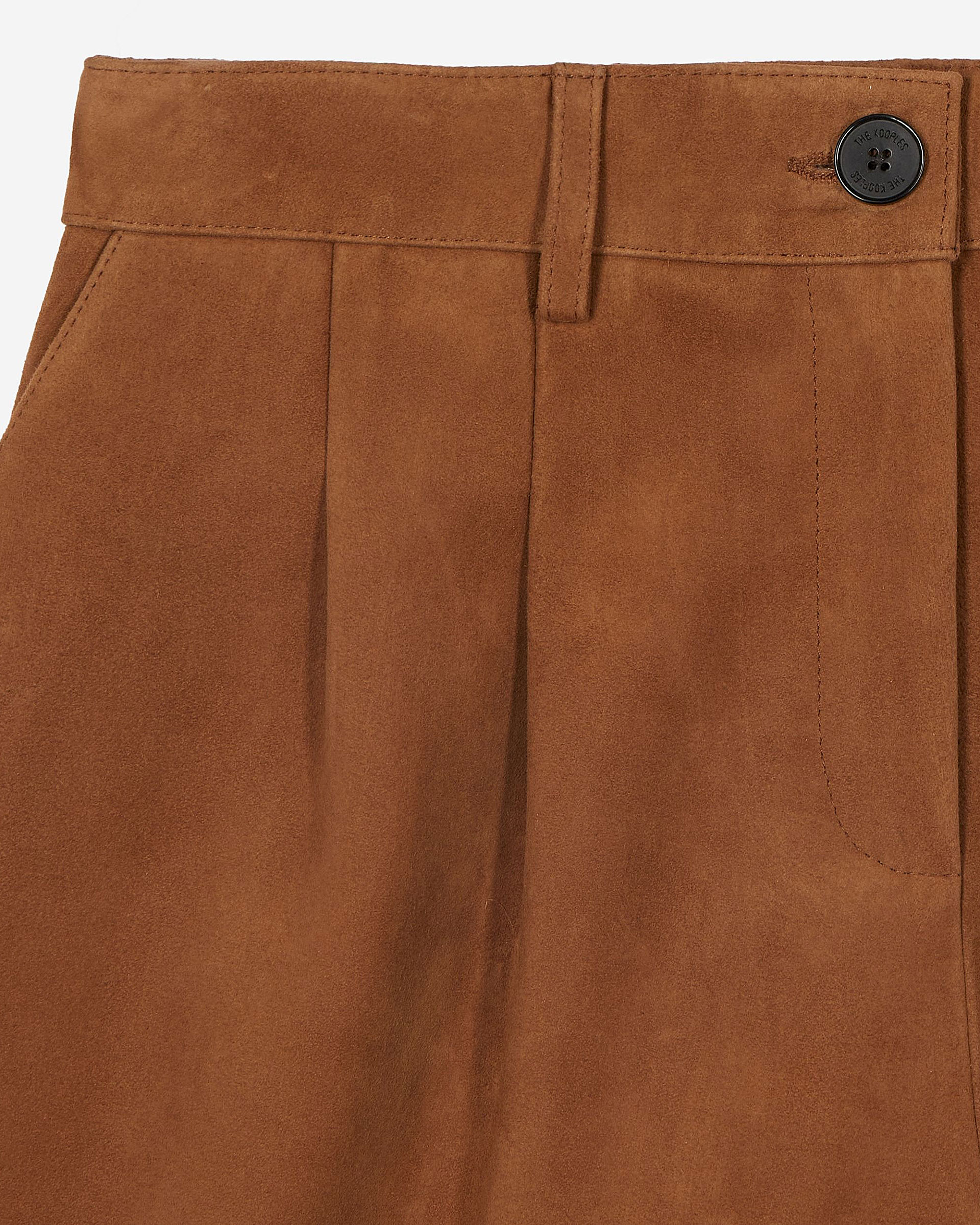 Camel suede Bermuda shorts with darts