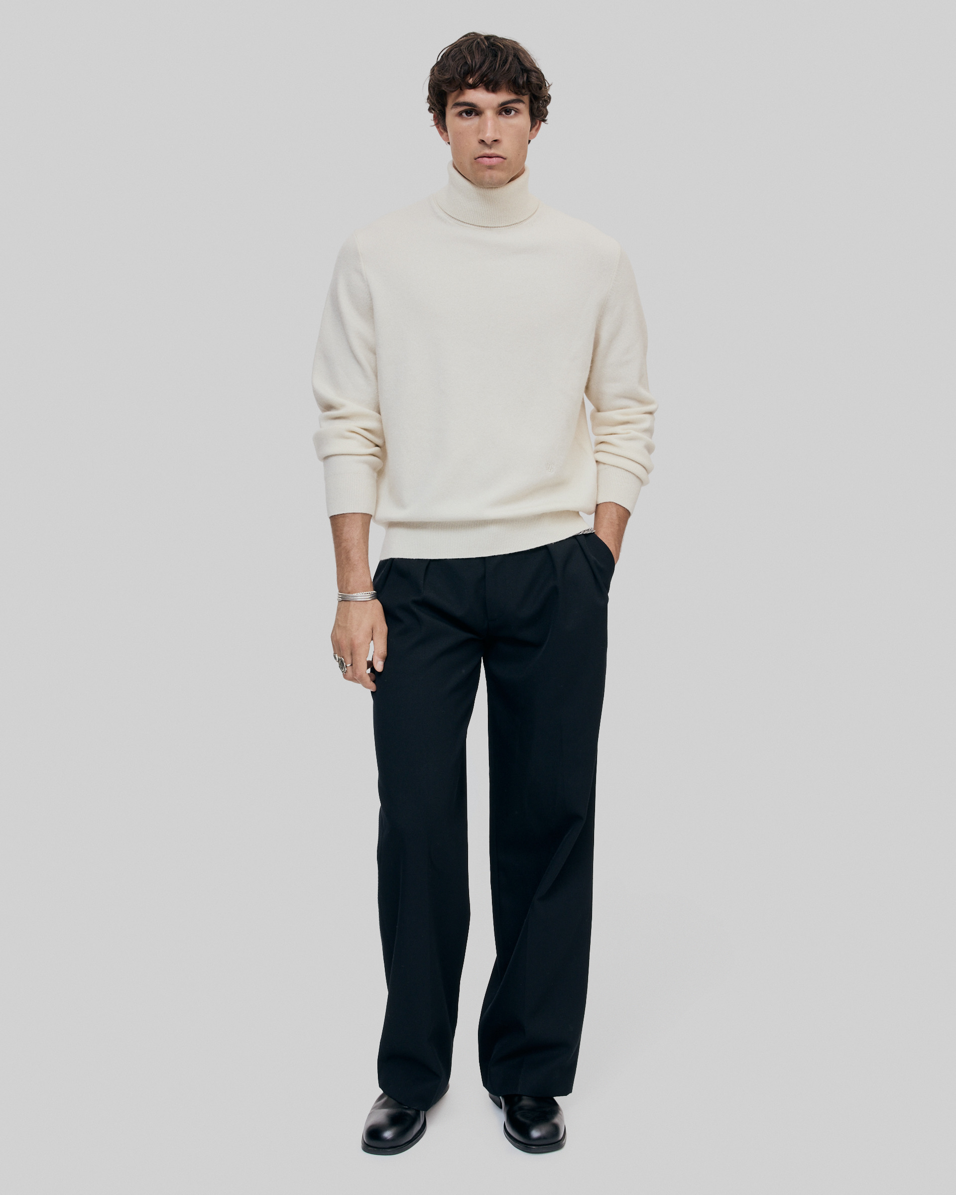 Turtleneck sweater in ecru cashmere