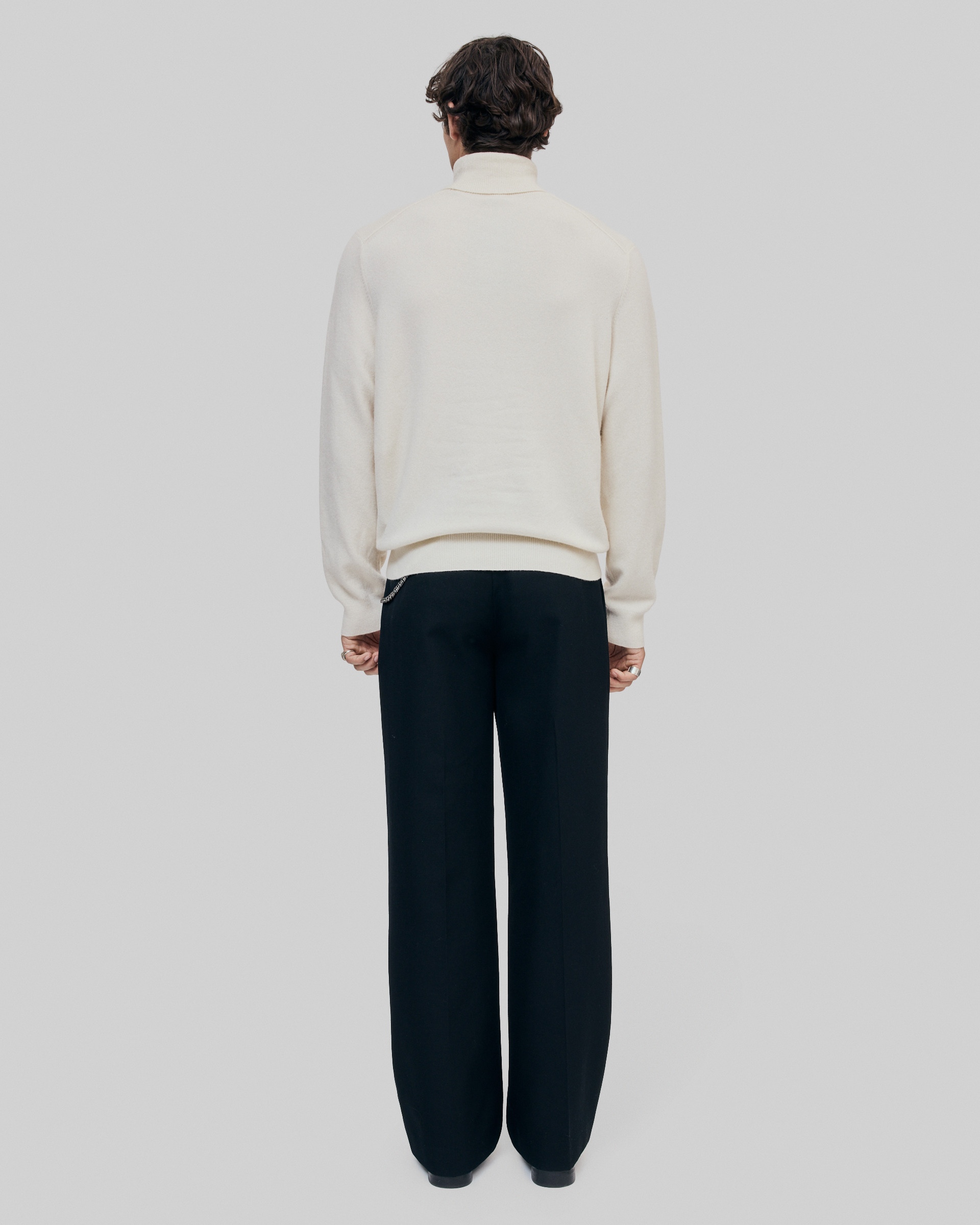 Turtleneck sweater in ecru cashmere