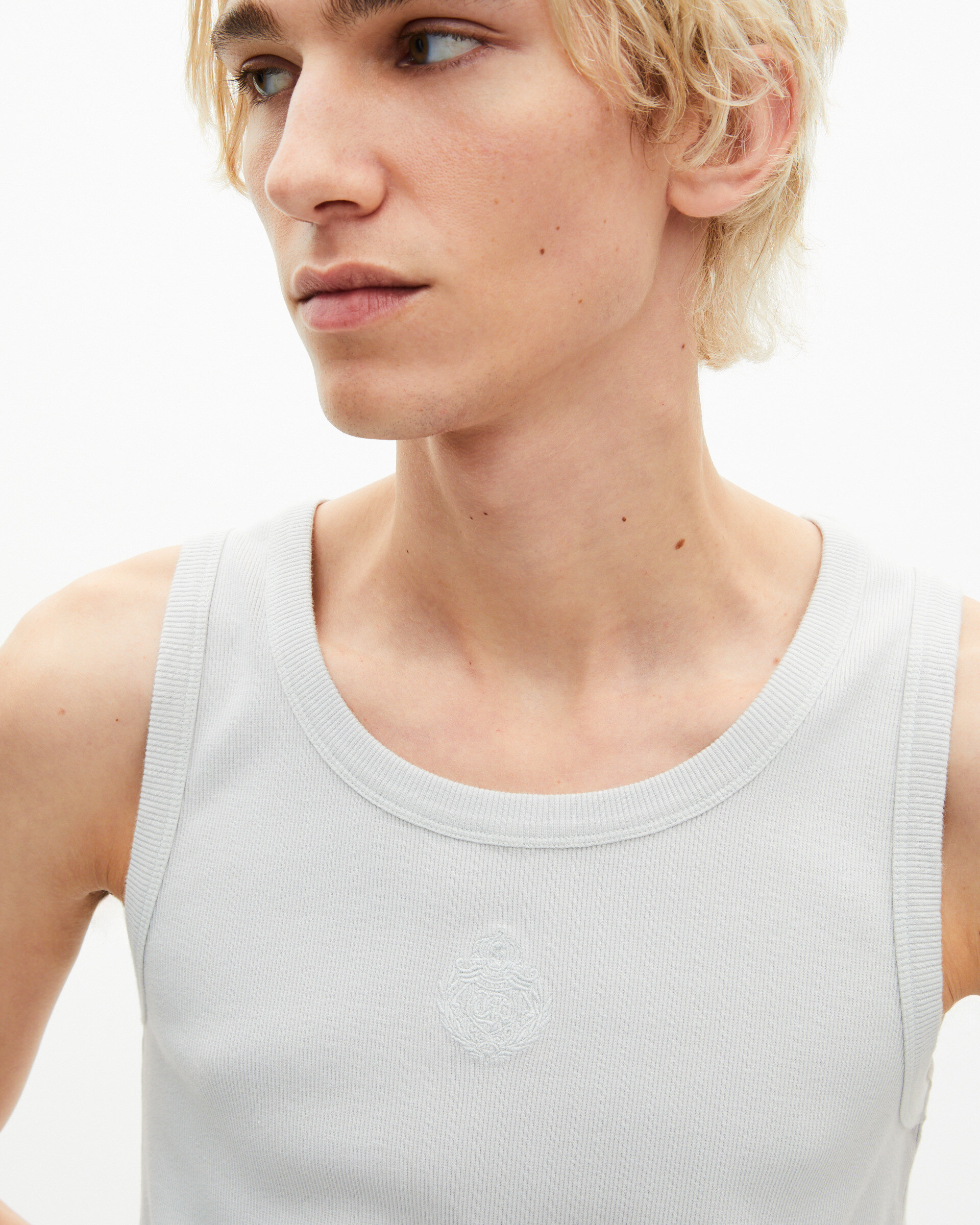 Tank top with grey coat-of-arms embroidery