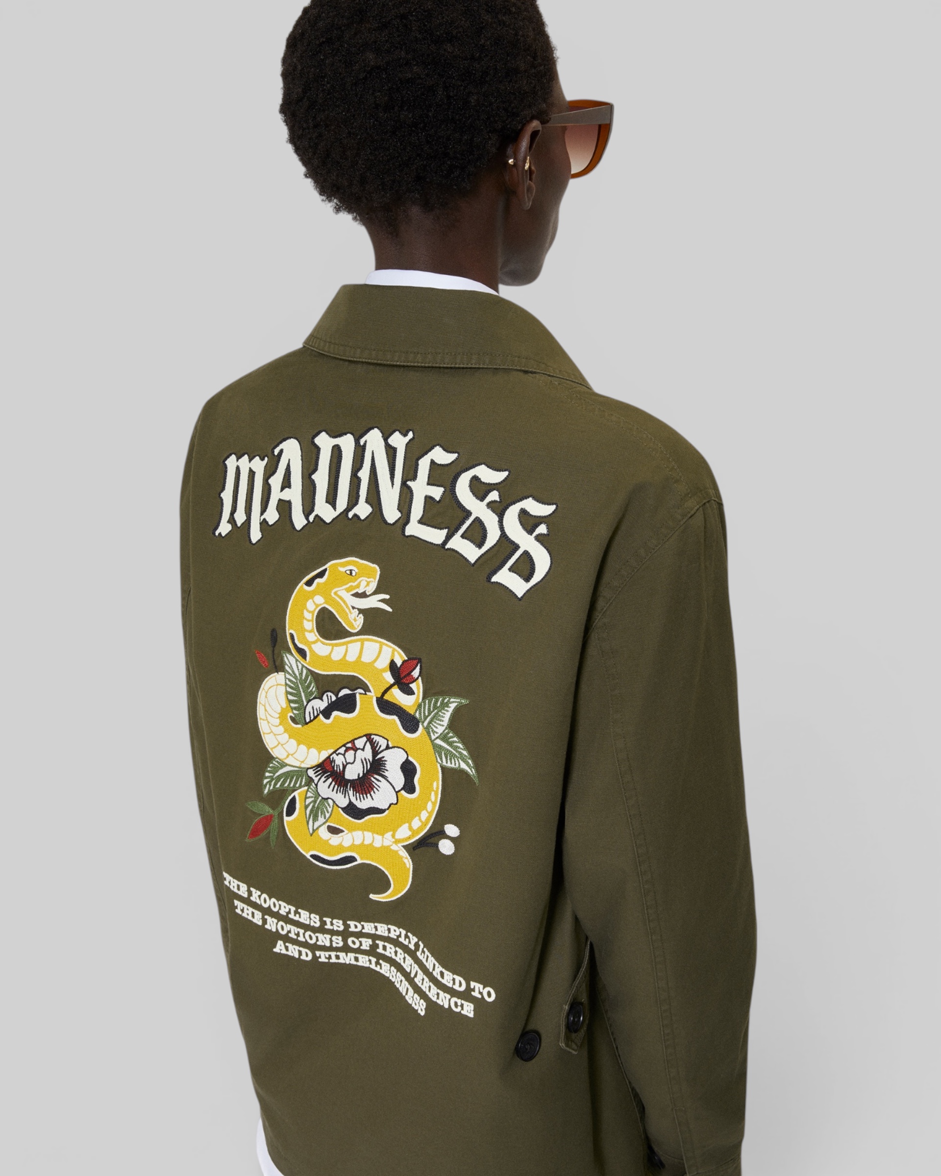 Embroidered back jacket in khaki cotton