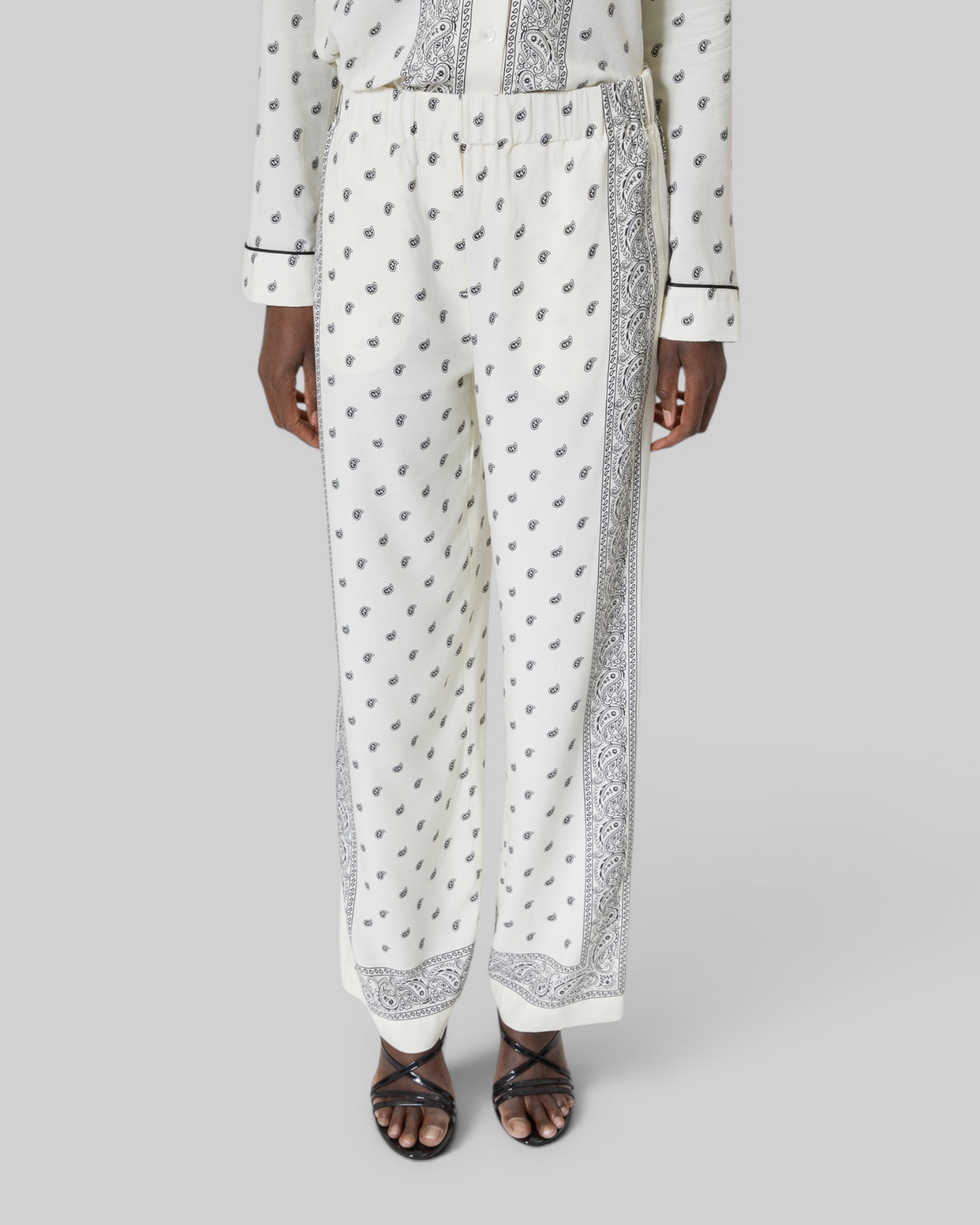 Straight-leg bandana print pants ecru