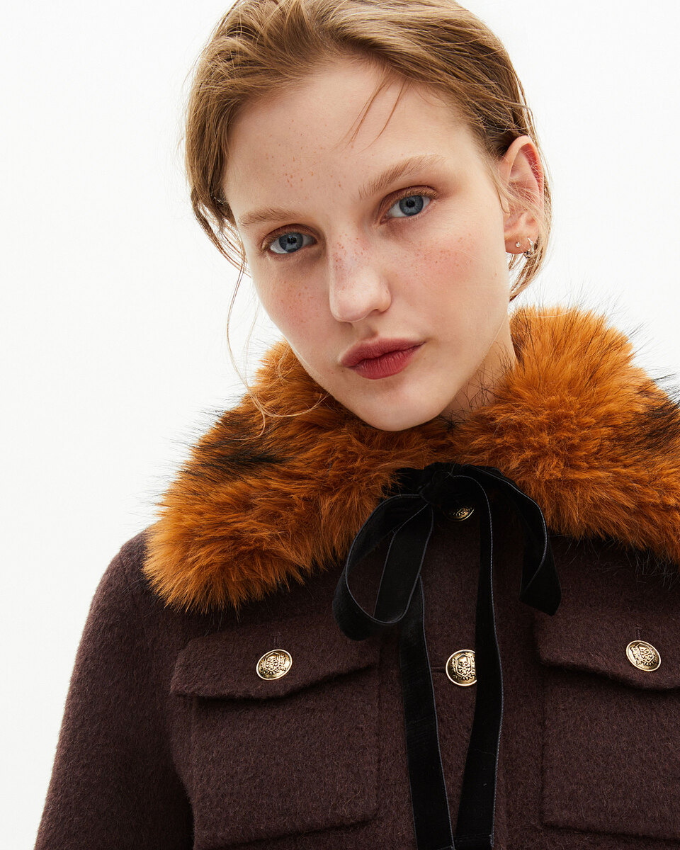 Brown short wool jacket with sherpa collar