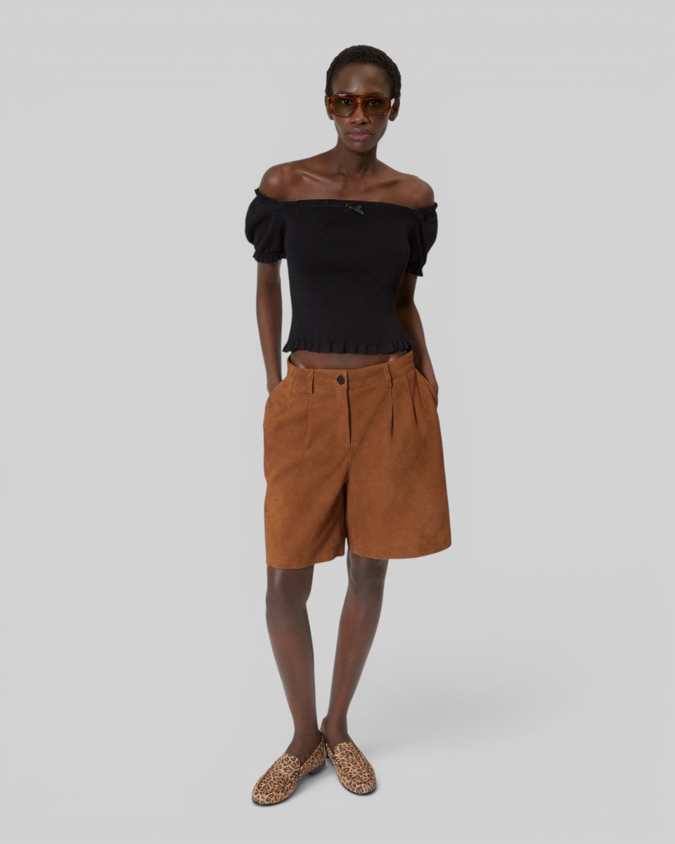 Camel suede Bermuda shorts with darts