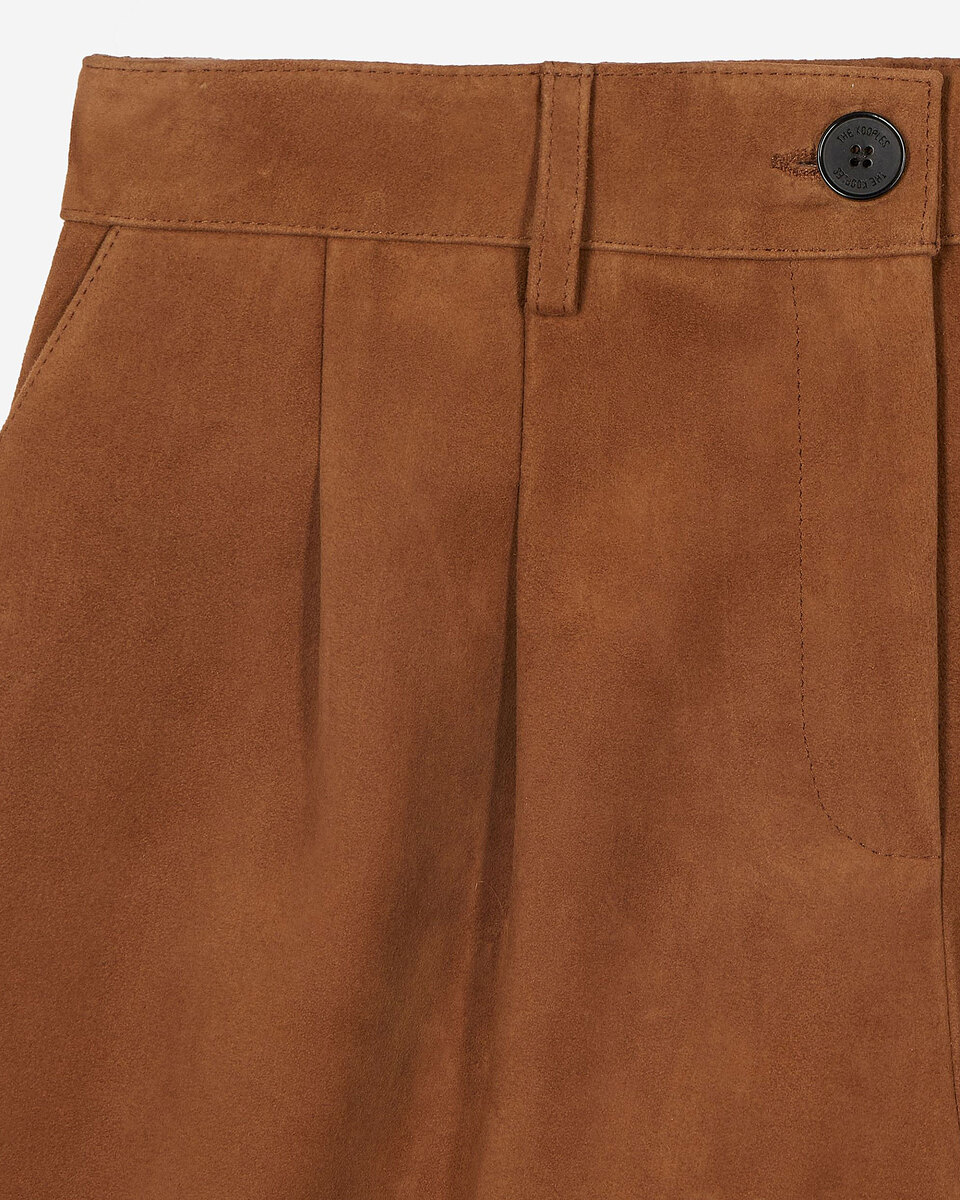 Camel suede Bermuda shorts with darts