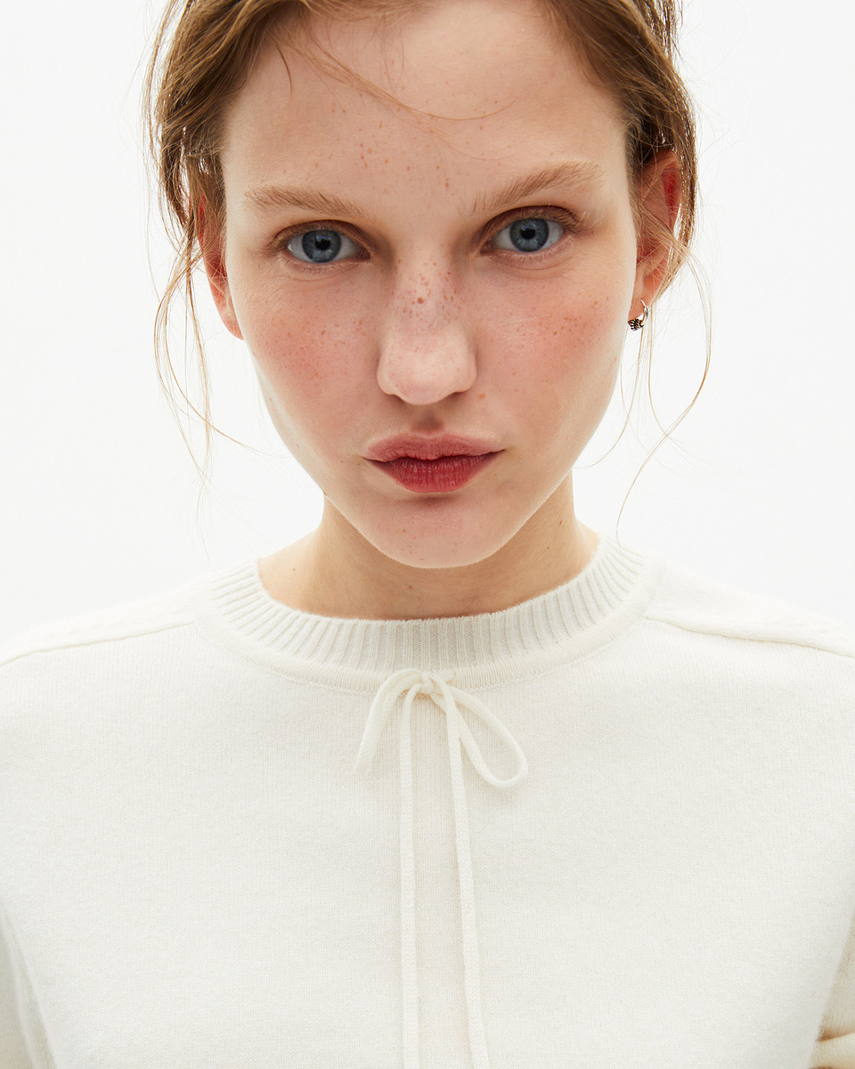 Round-neck cashmere sweater, ecru