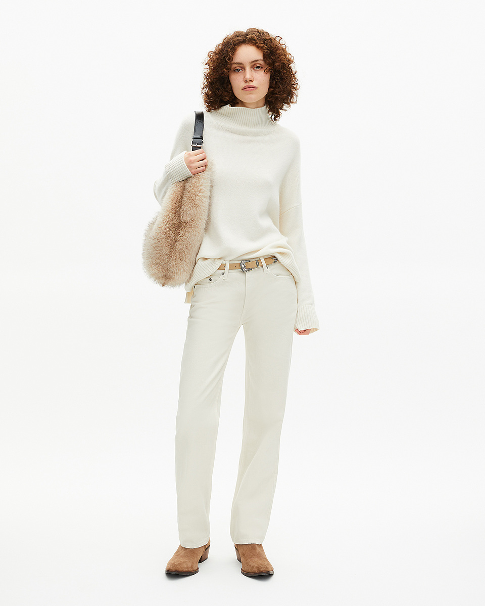 Ecru cashmere stand-up collar sweater