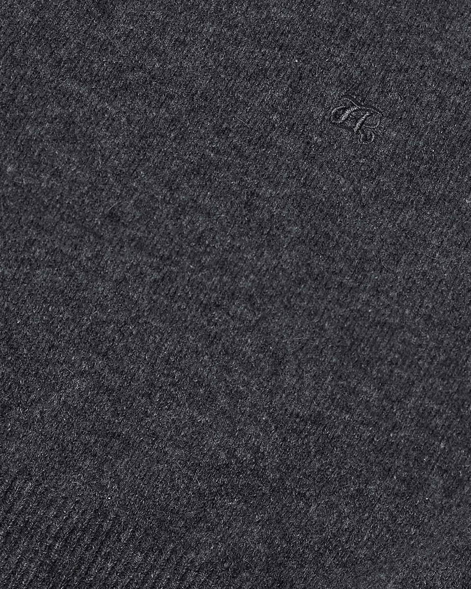 Grey cashmere round-neck sweater