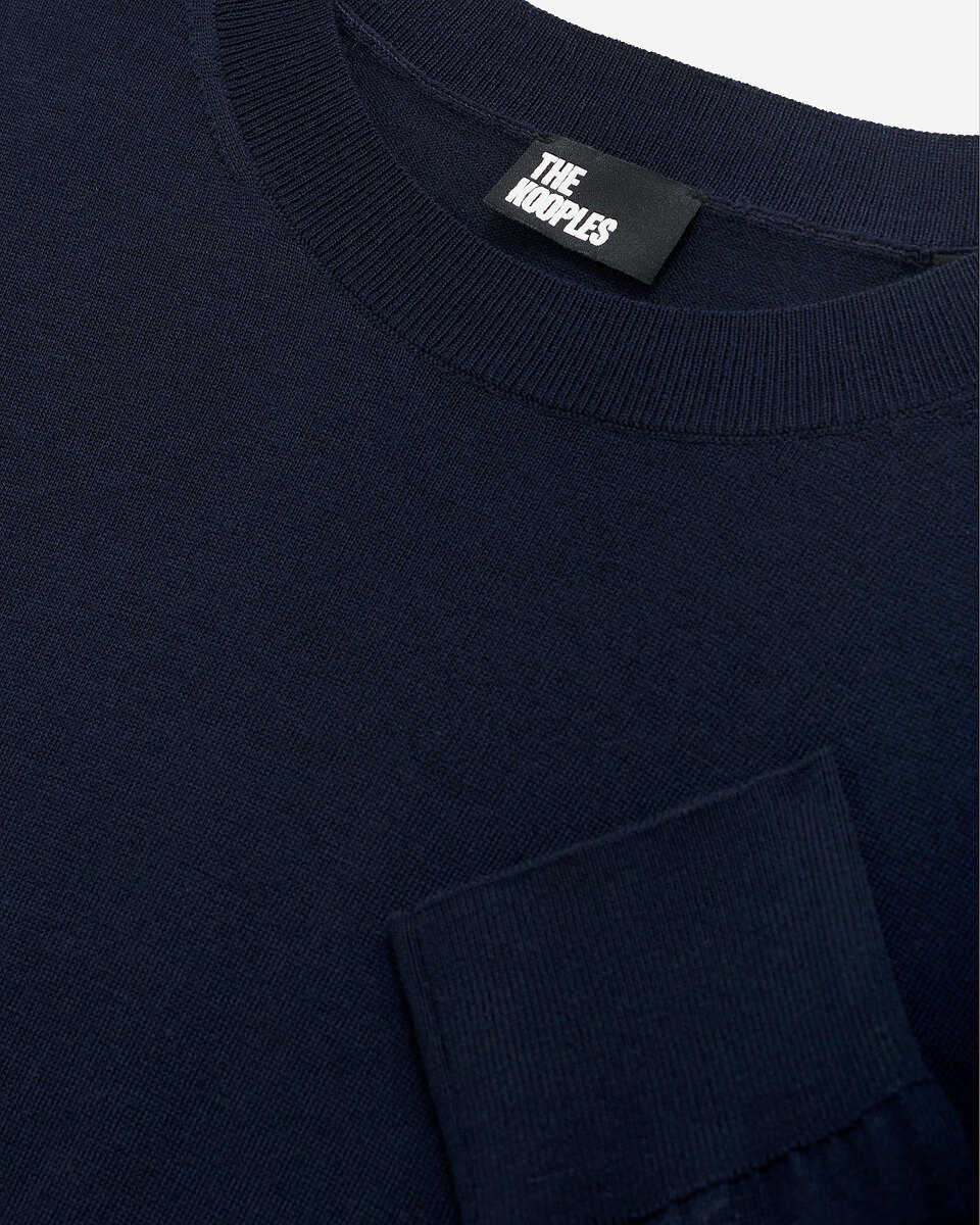Round-neck sweater in navy merino wool