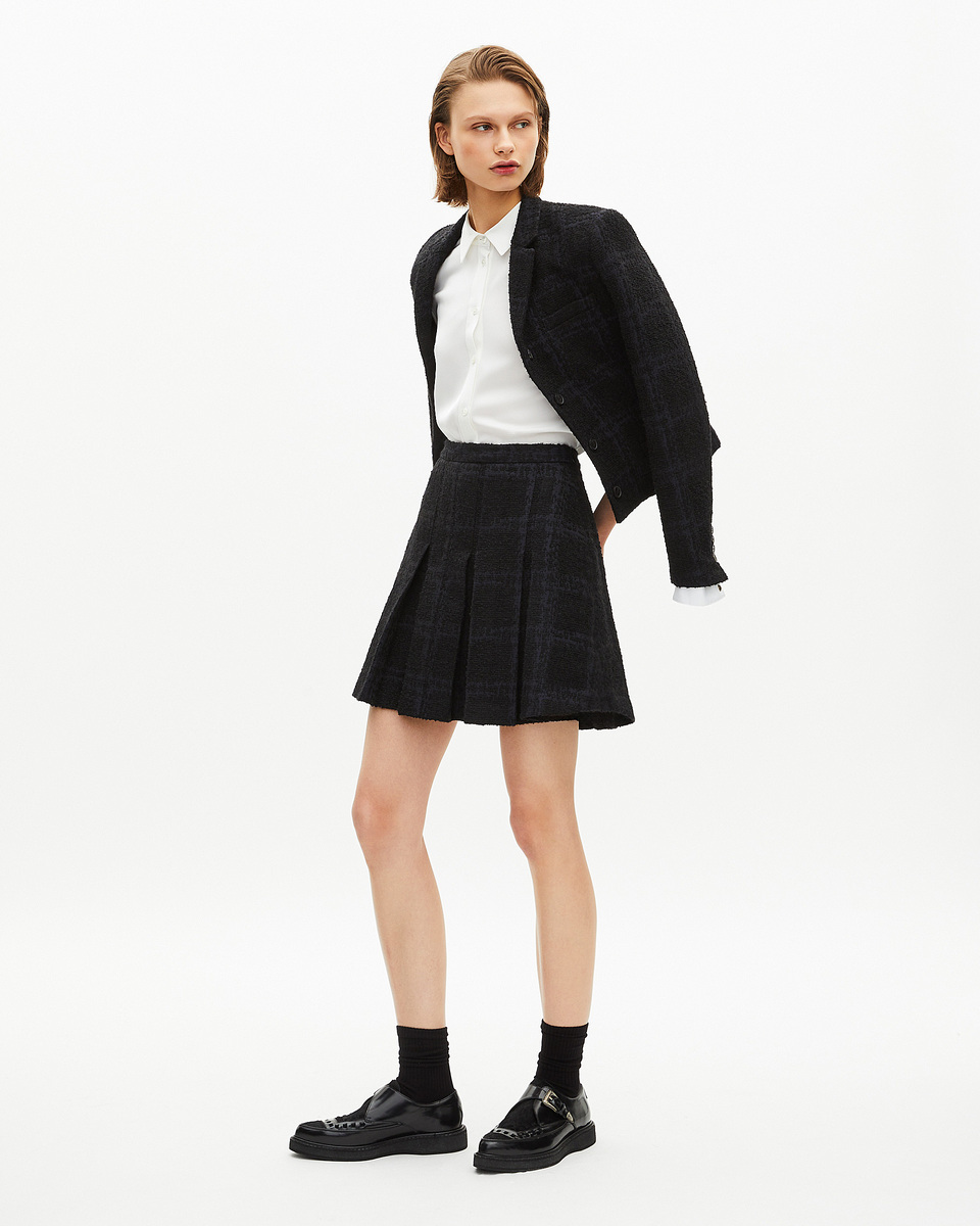 Short navy pleated skirt