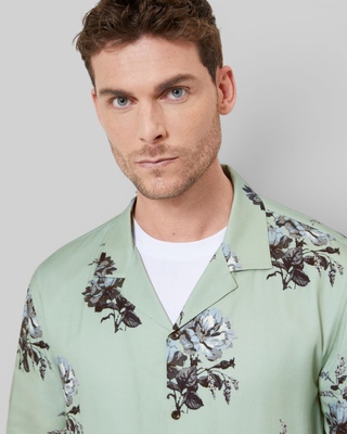 Green floral print short-sleeve shirt
