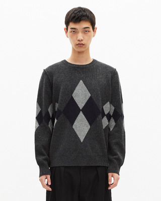 Wool sweater with grey diamond pattern