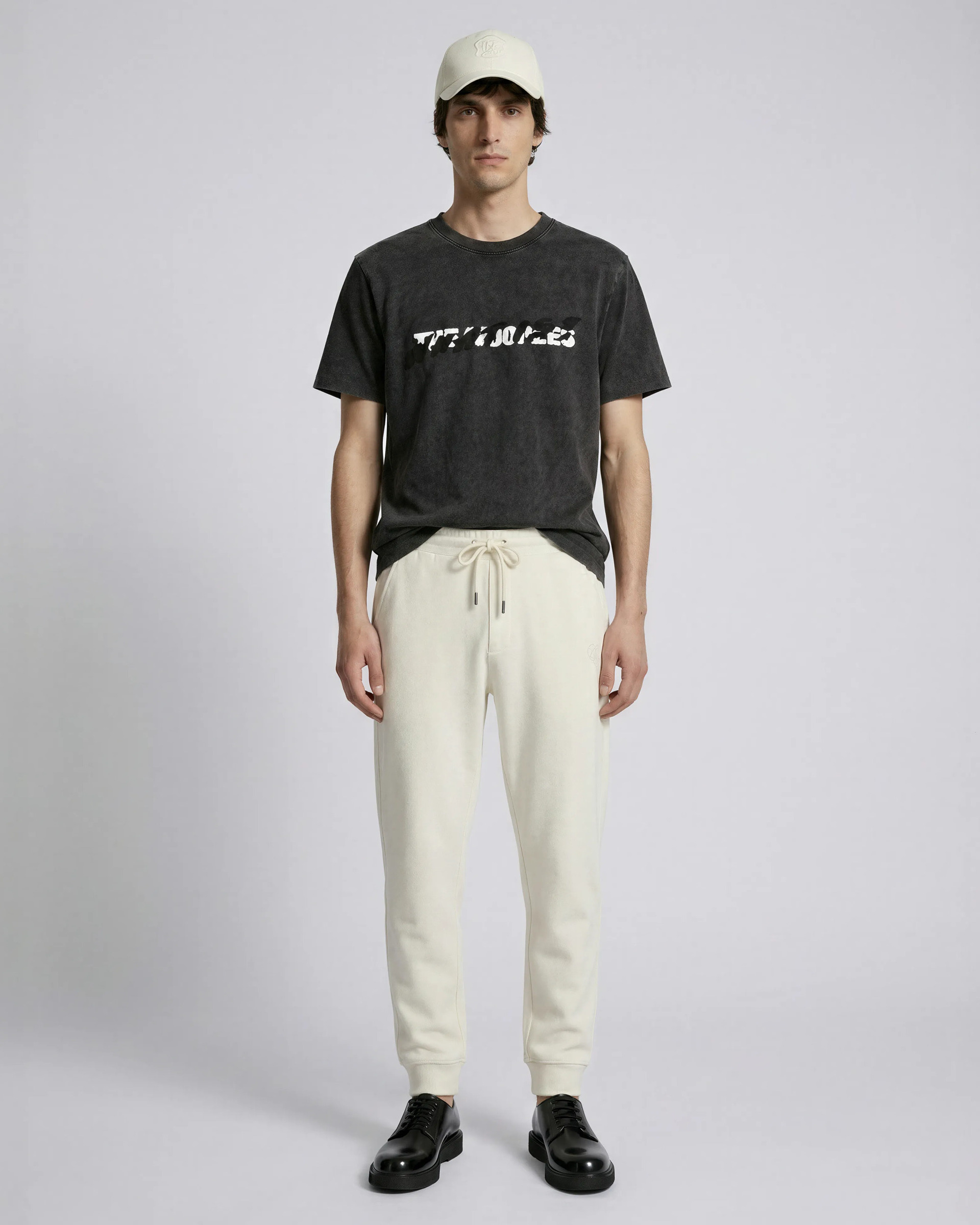 Beige fitted jogging bottoms