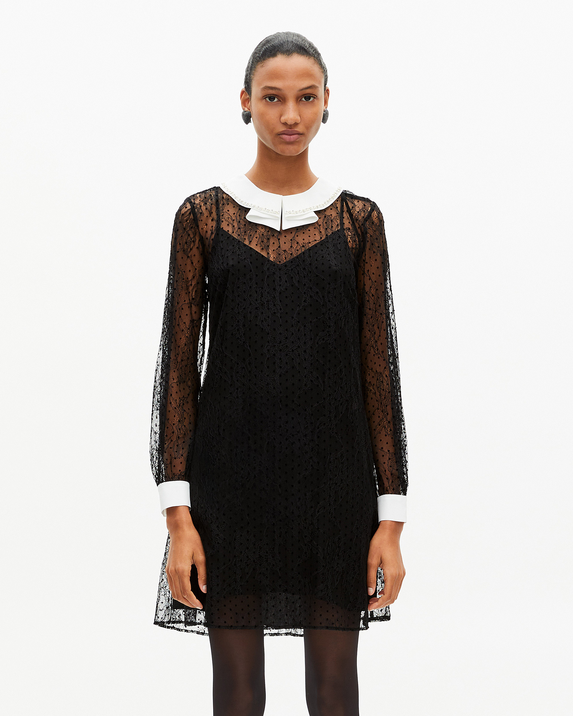 Short dress in black plumetis lace and rhinestones