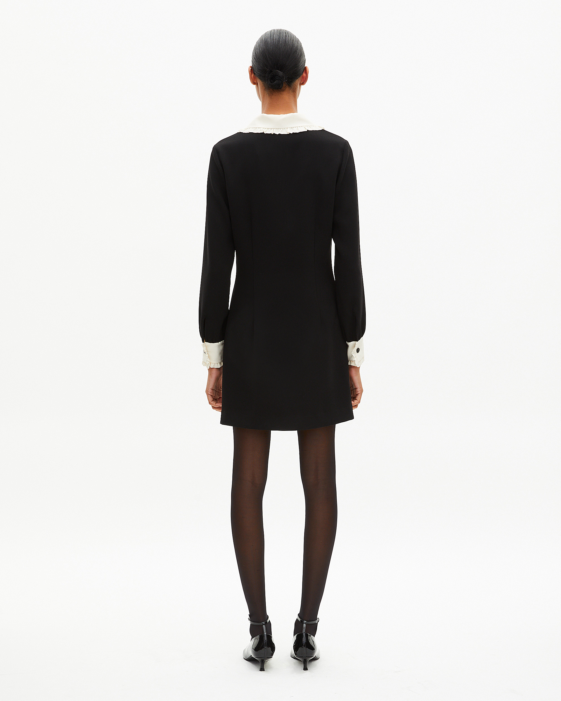 Short black dress with contrasting collar