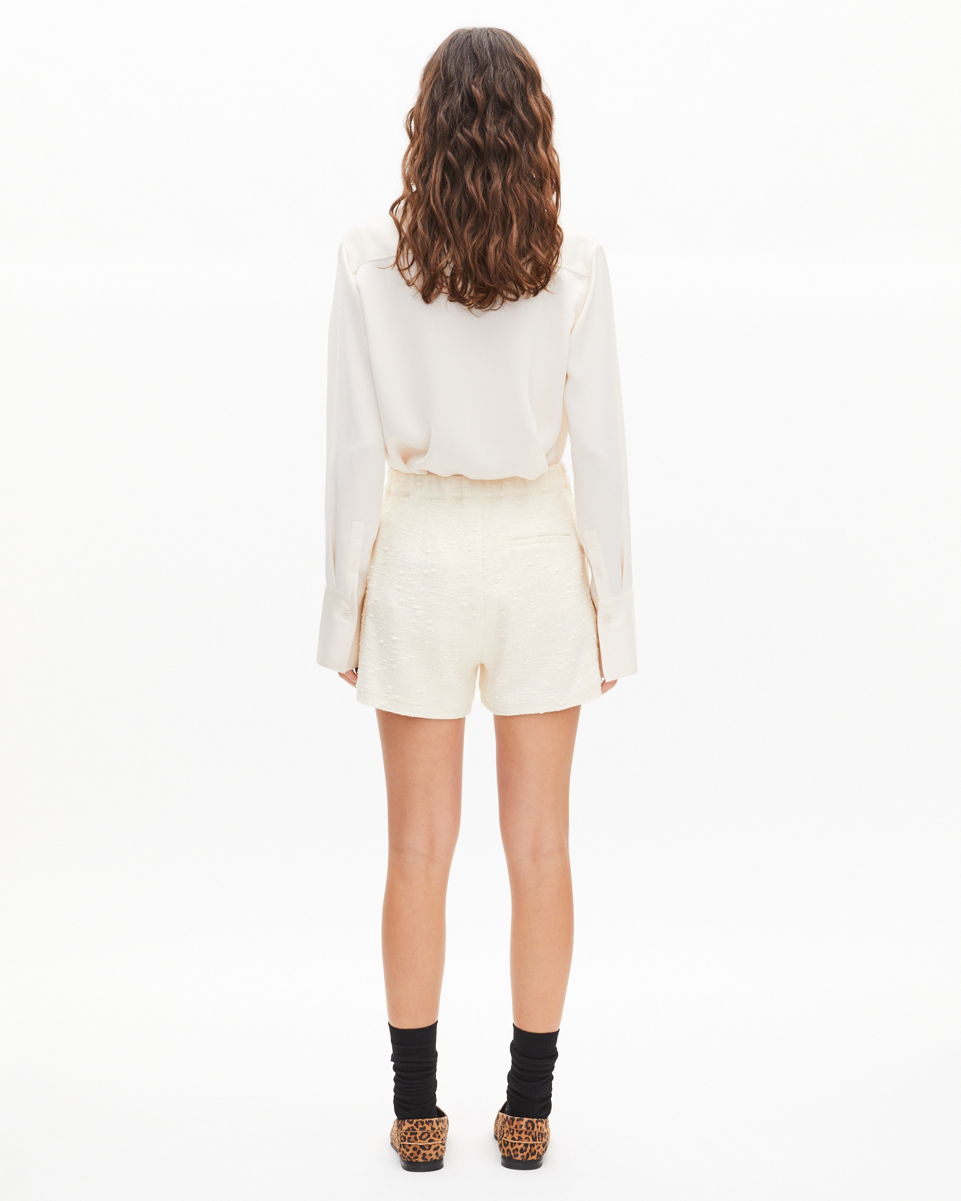 Tailored shorts in ecru tweed