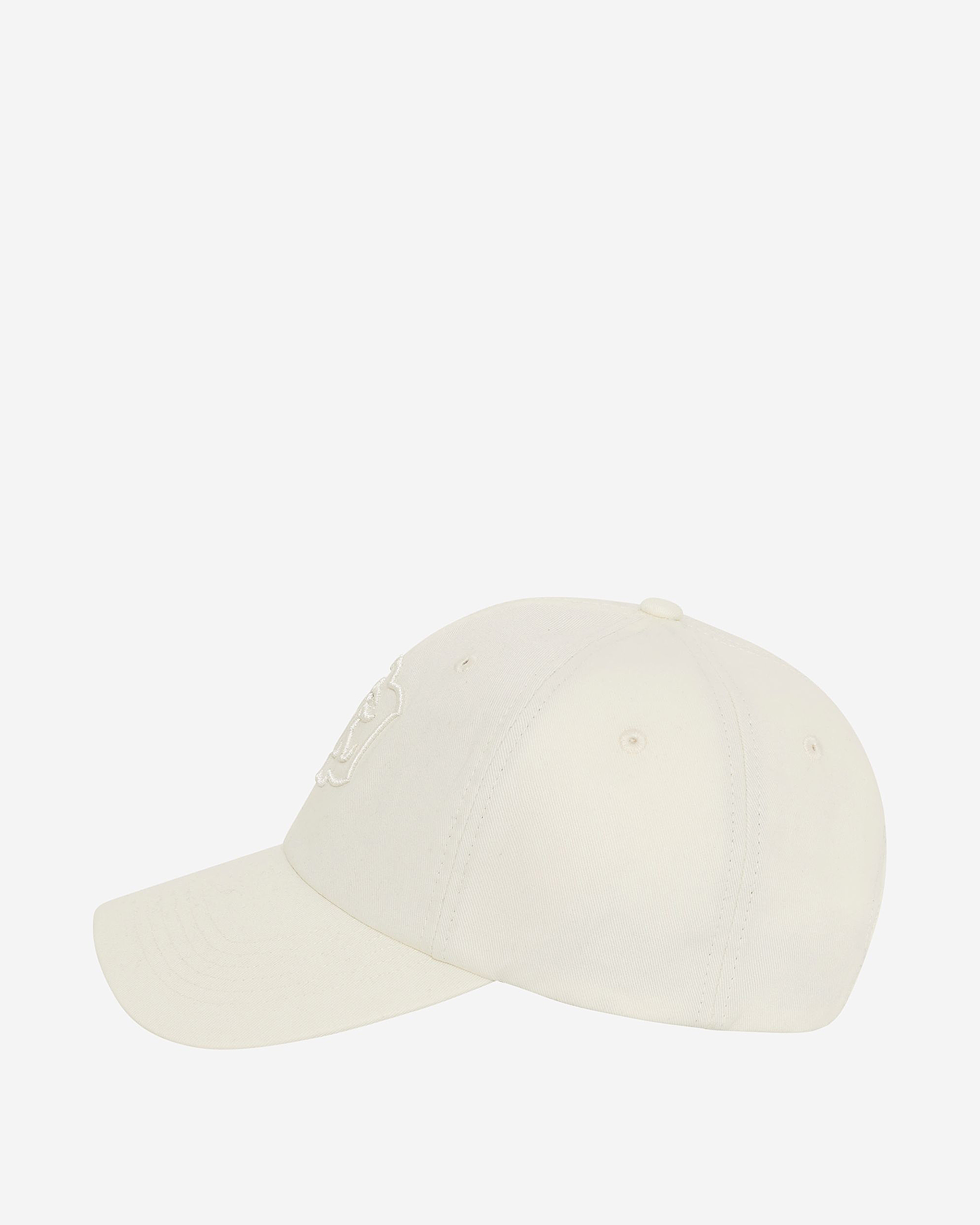 Embroidered ecru blazon cap
