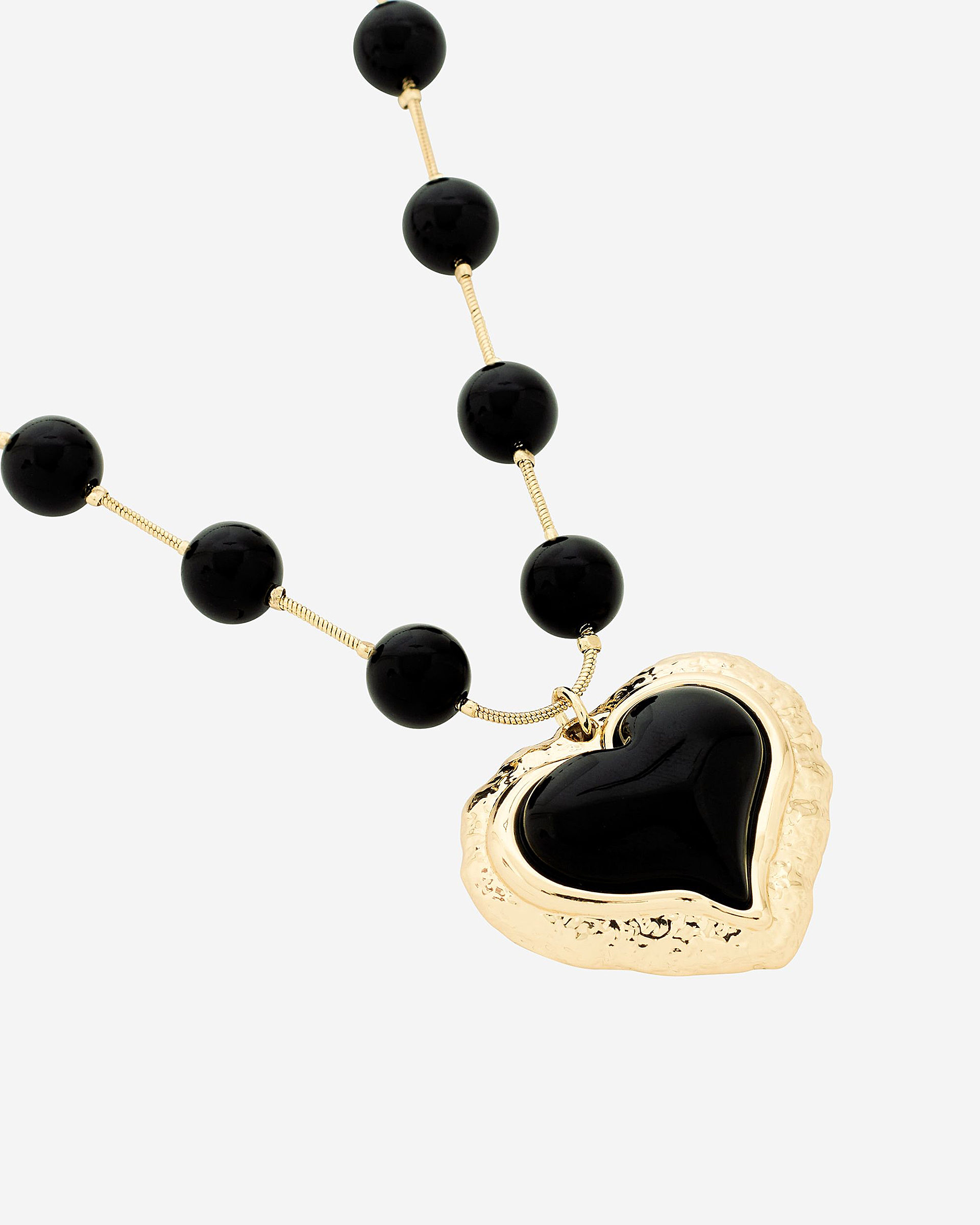 Pearl necklace with black heart pendant