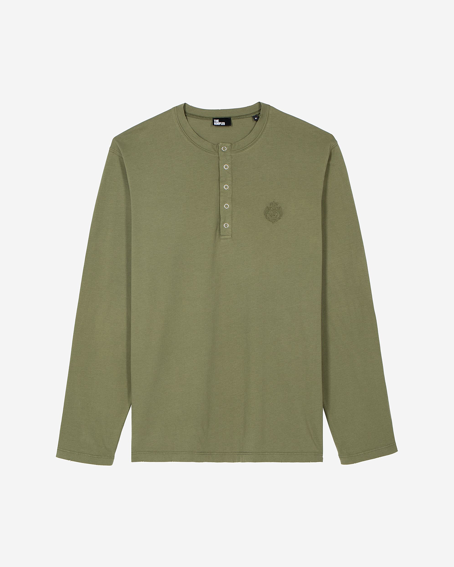 Green long-sleeved T-shirt