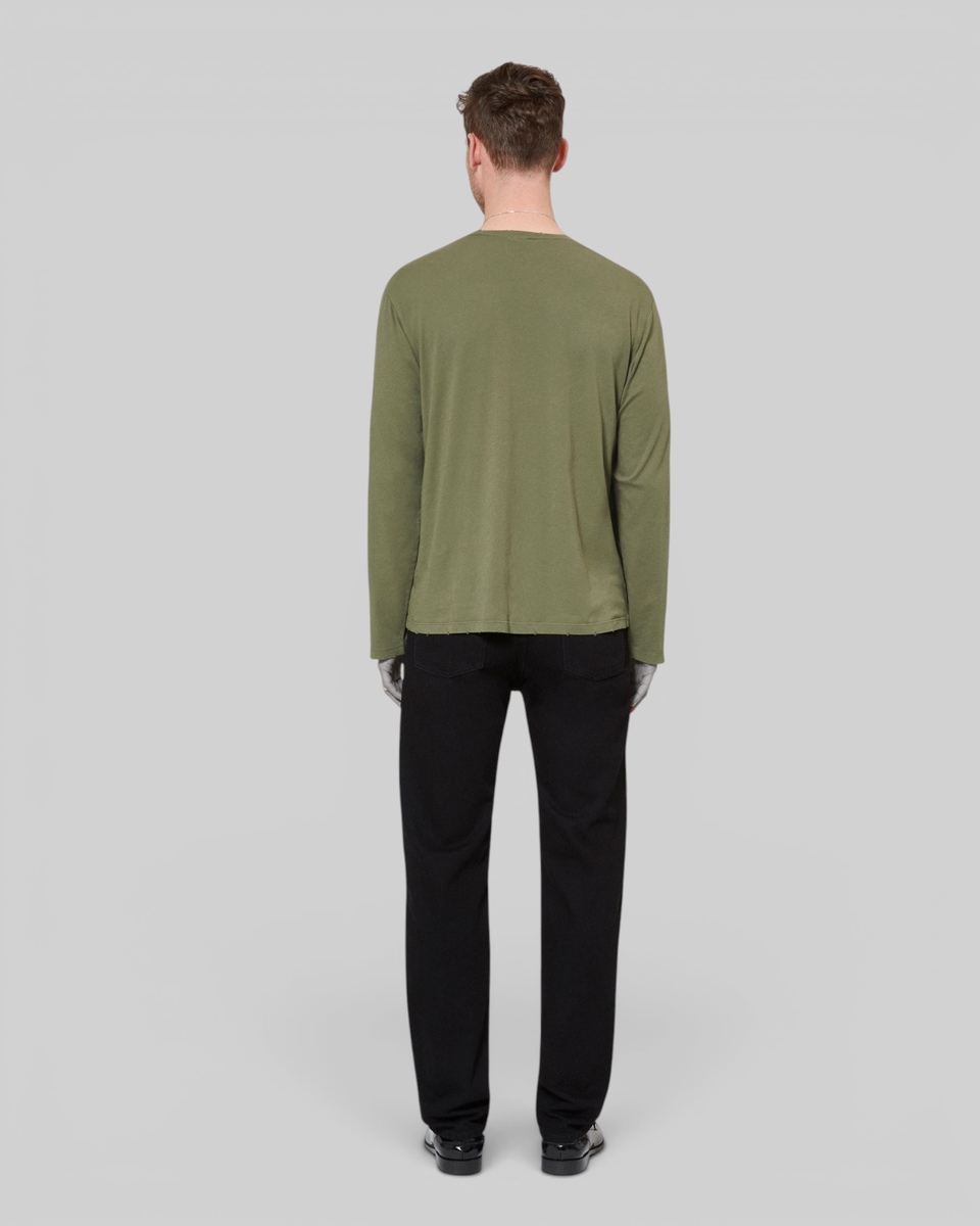 Green long-sleeved T-shirt