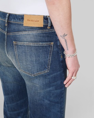 straight blue faded jeans