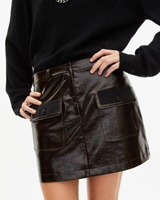 Short brown vinyl-effect skirt