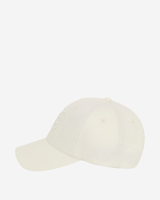 Embroidered ecru blazon cap