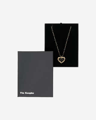 Pearl necklace with black heart pendant
