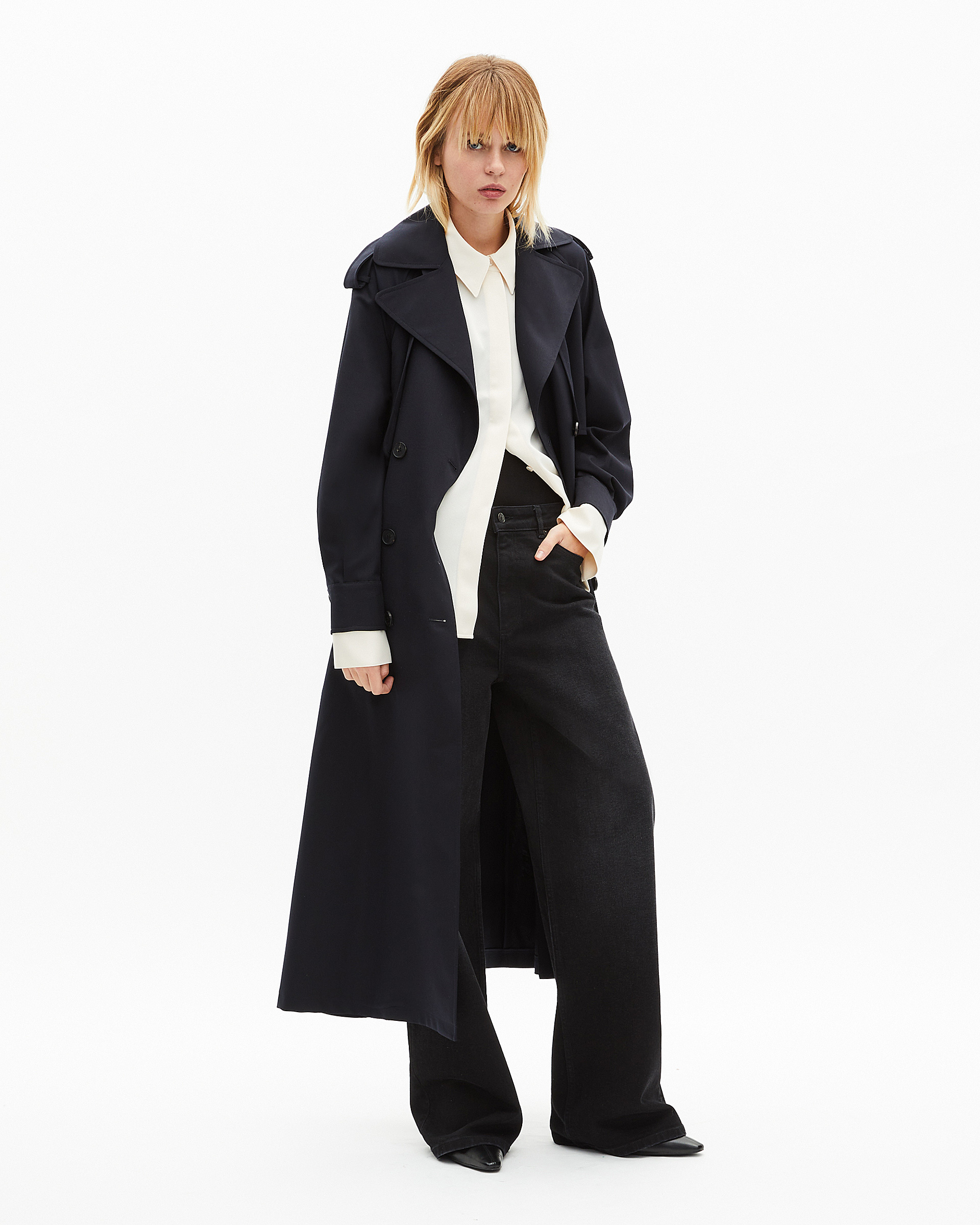 Fluid trench coat in navy wool blend