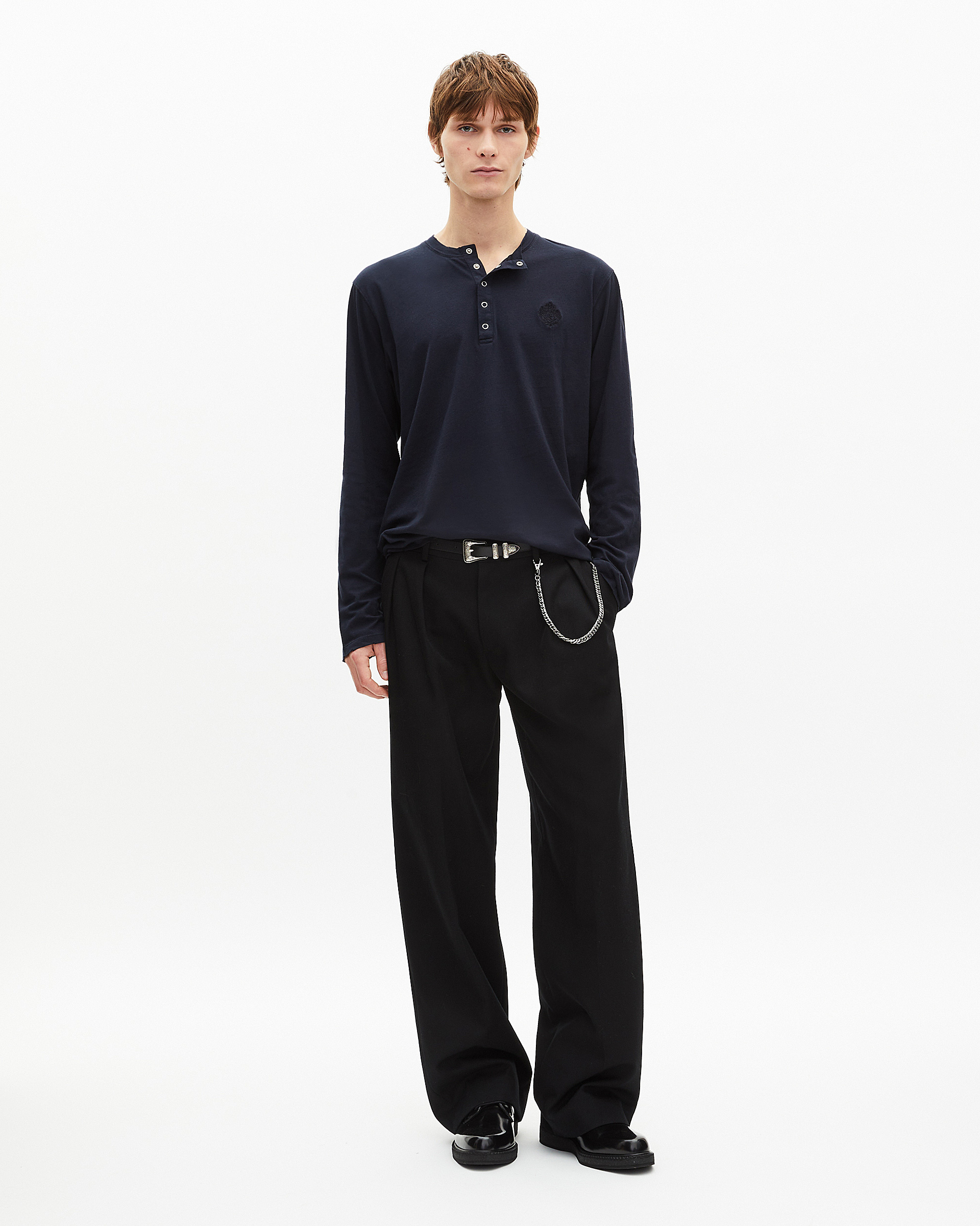 Long-sleeved navy T-shirt