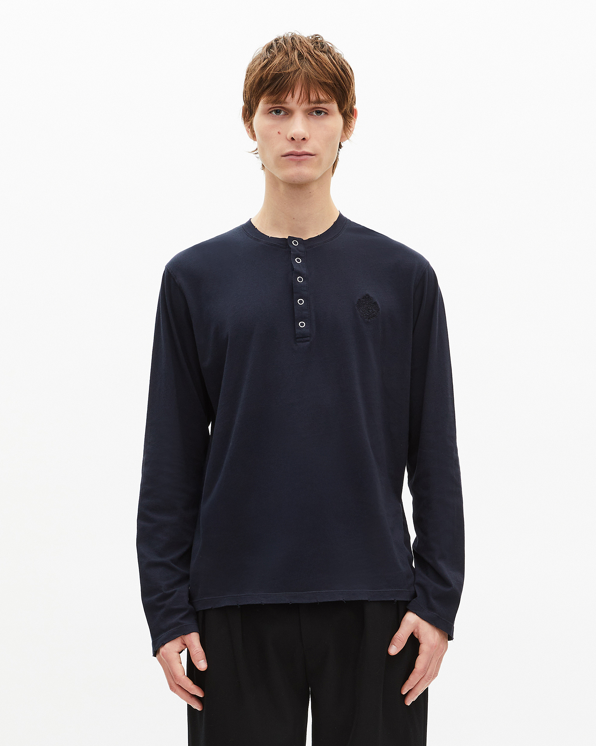 Long-sleeved navy T-shirt