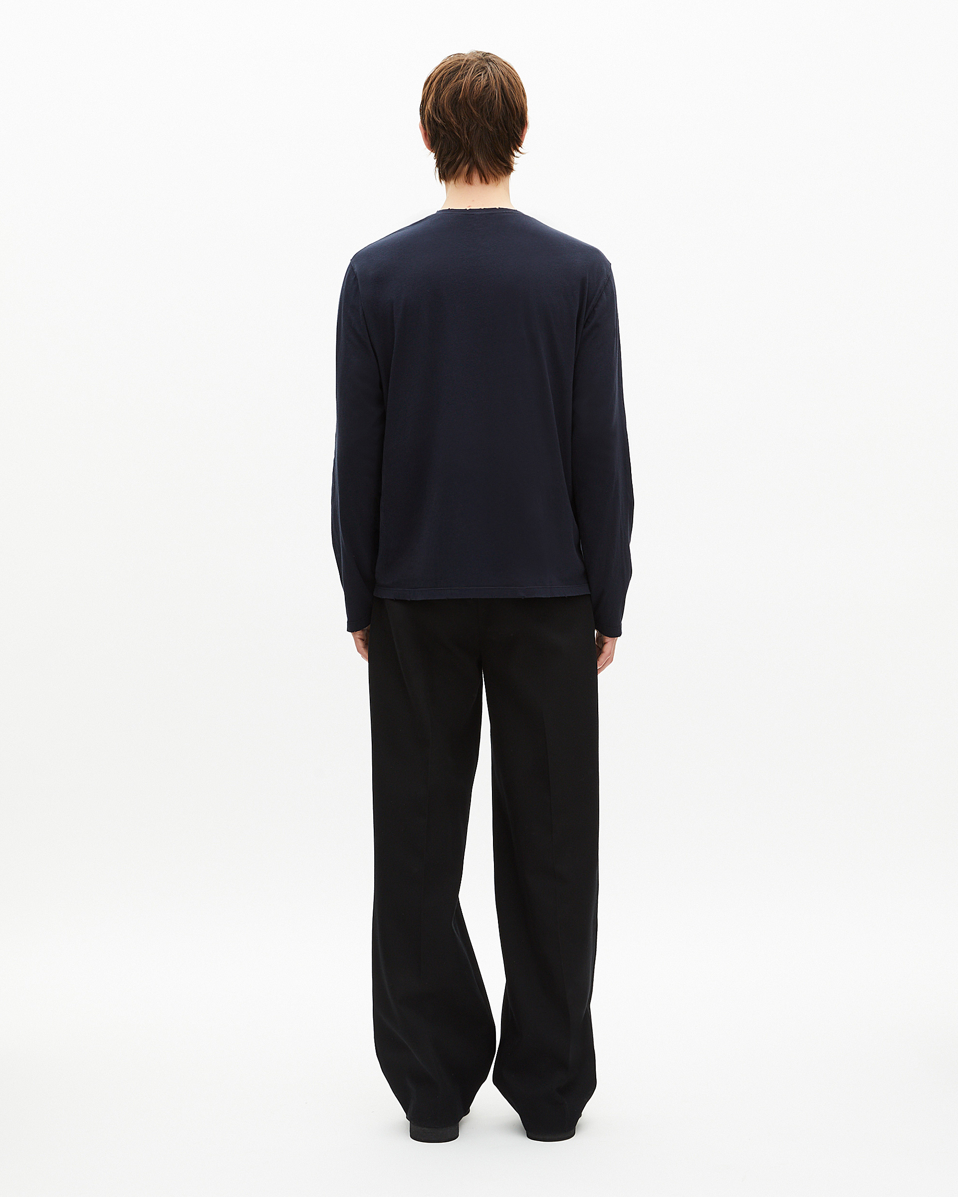 Long-sleeved navy T-shirt