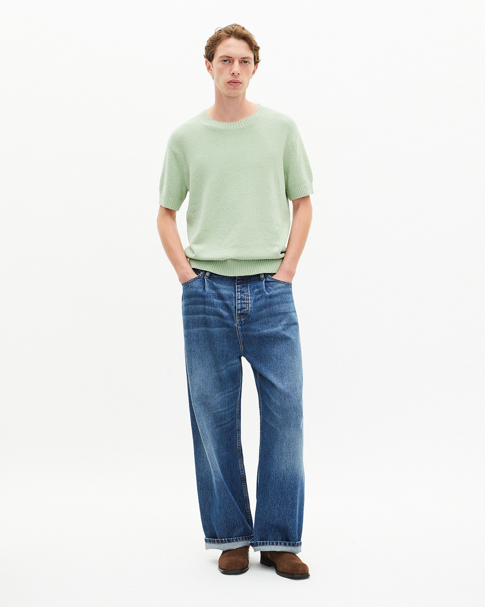 Almond green short-sleeved sweater