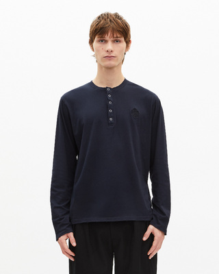 Long-sleeved navy T-shirt