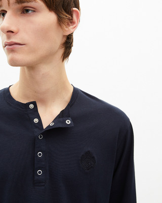 Long-sleeved navy T-shirt