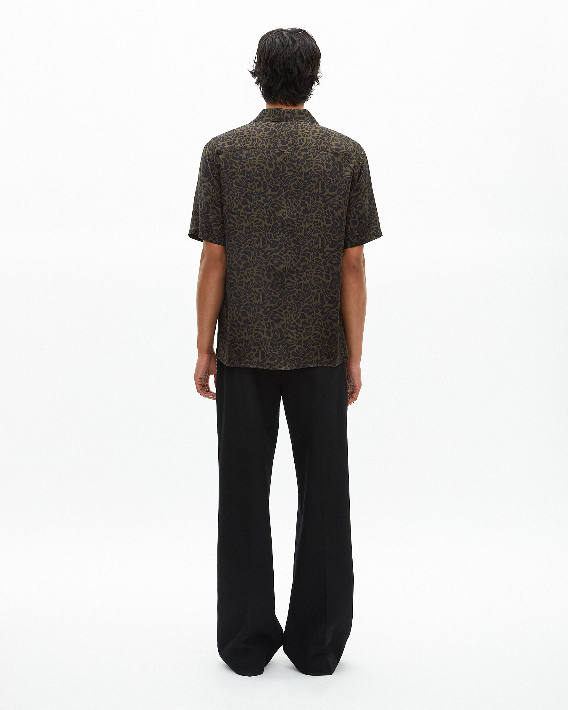 Short-sleeved khaki leopard print shirt
