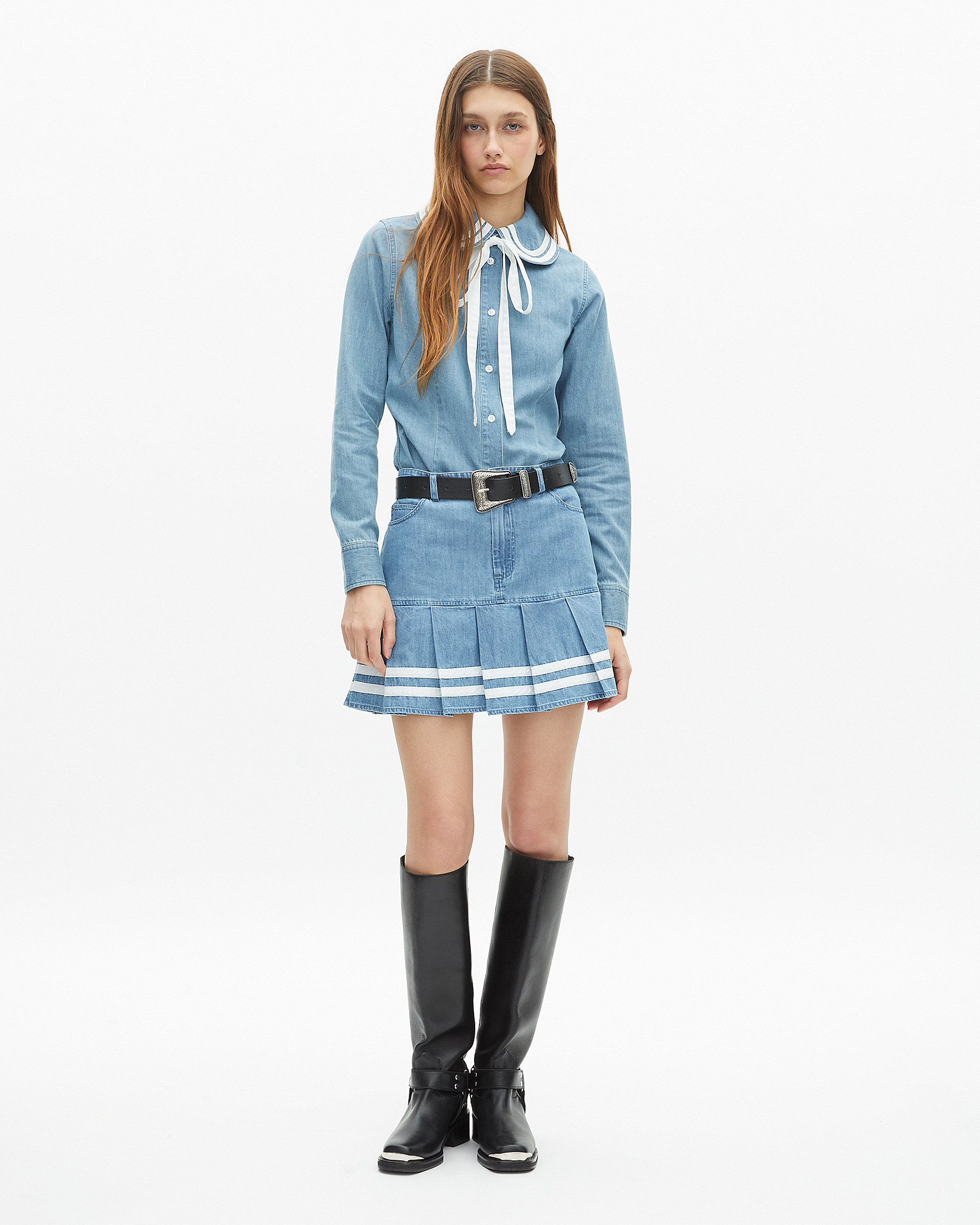 Short pleated denim skirt
