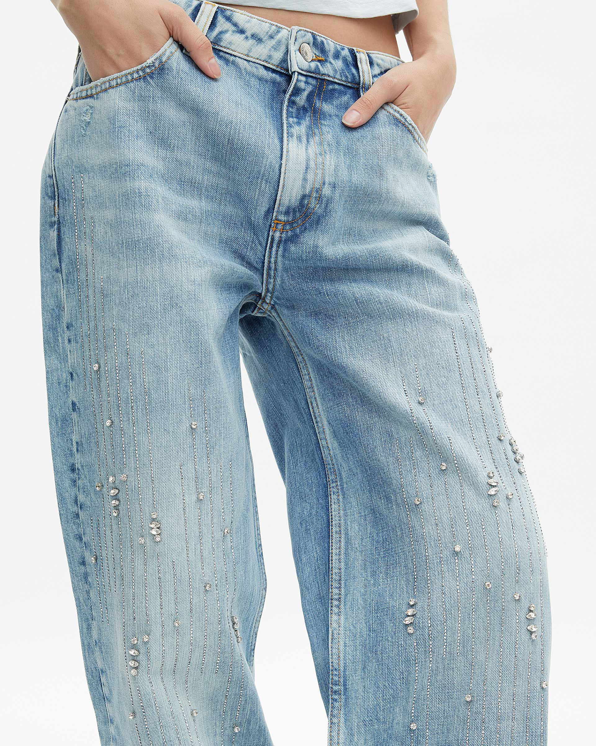 Wide jeans with light blue rhinestones